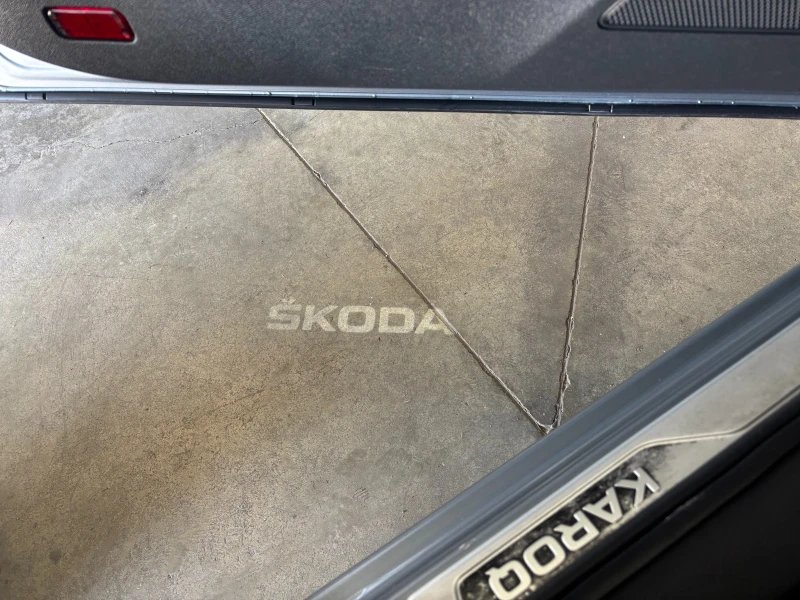 Skoda Karoq БЕНЗИН 1.5 150КС АВТОМАТ DSG 2020 DIGITAL , снимка 10 - Автомобили и джипове - 52412688