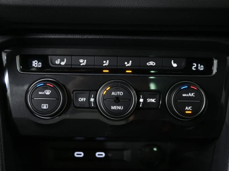 VW Tiguan SEL Premium* R-Line* 4Motion* , снимка 14 - Автомобили и джипове - 52588816