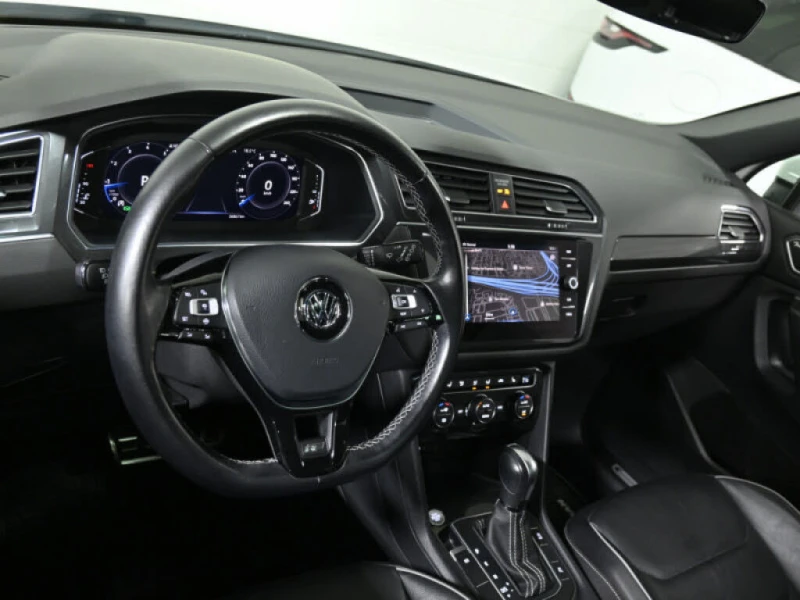 VW Tiguan SEL Premium* R-Line* 4Motion* , снимка 8 - Автомобили и джипове - 52588816