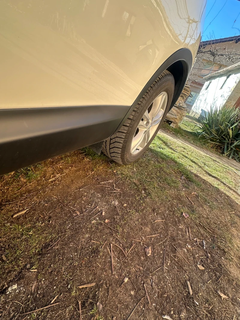 Nissan Qashqai 1.6i, снимка 8 - Автомобили и джипове - 52935829