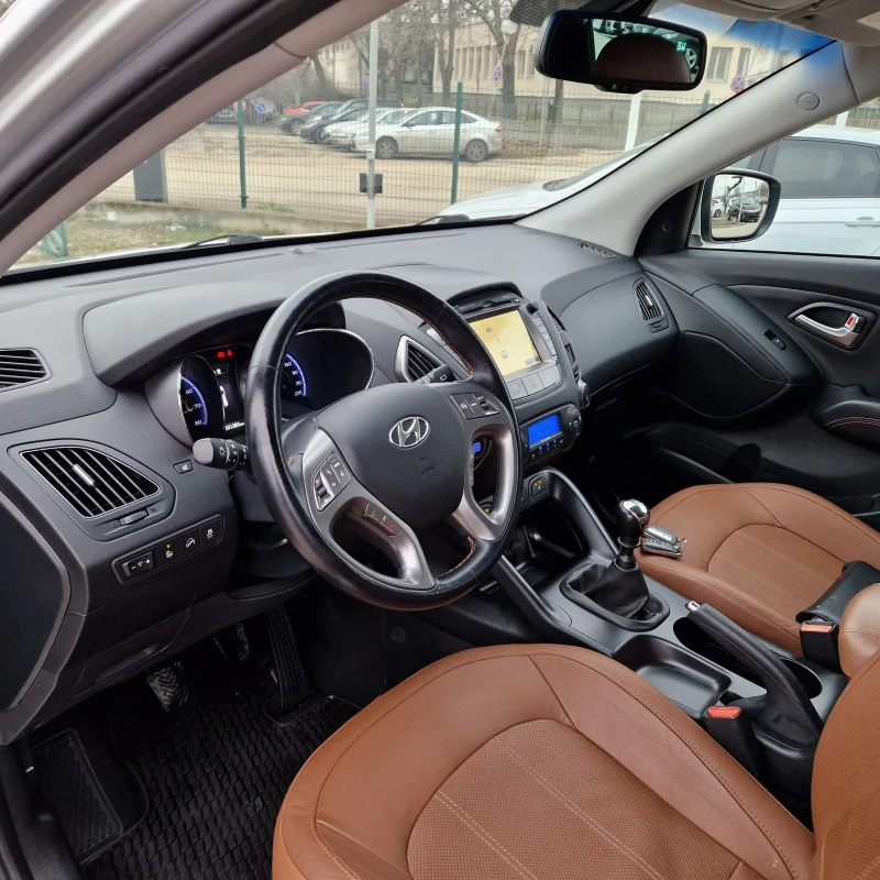 Hyundai IX35 2.0 166k.4Х4 НАВИ/КОЖА/КЕЙЛЕС/FACELIFT ШВЕЙЦАРИЯ , снимка 9 - Автомобили и джипове - 53478166