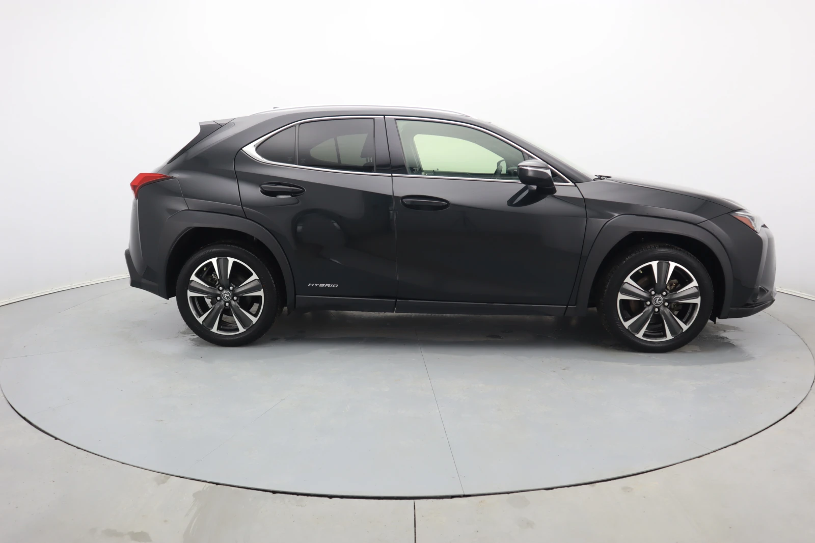 Lexus UX 250h  - изображение 7