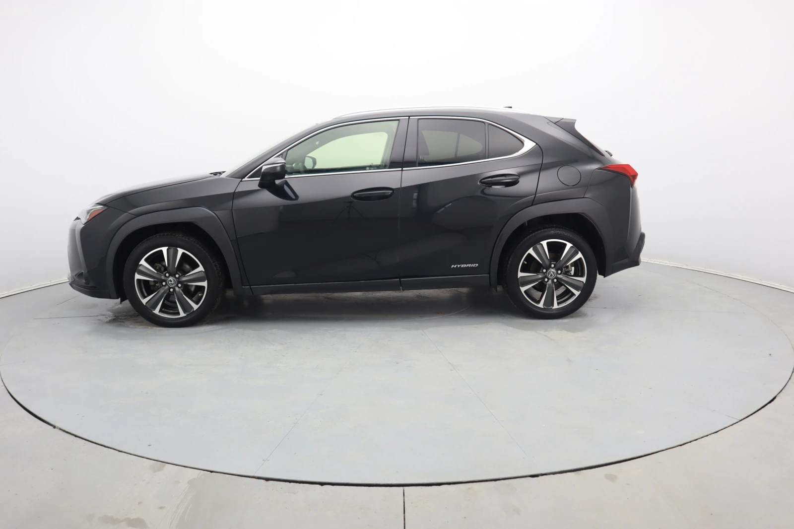 Lexus UX 250h  - изображение 8