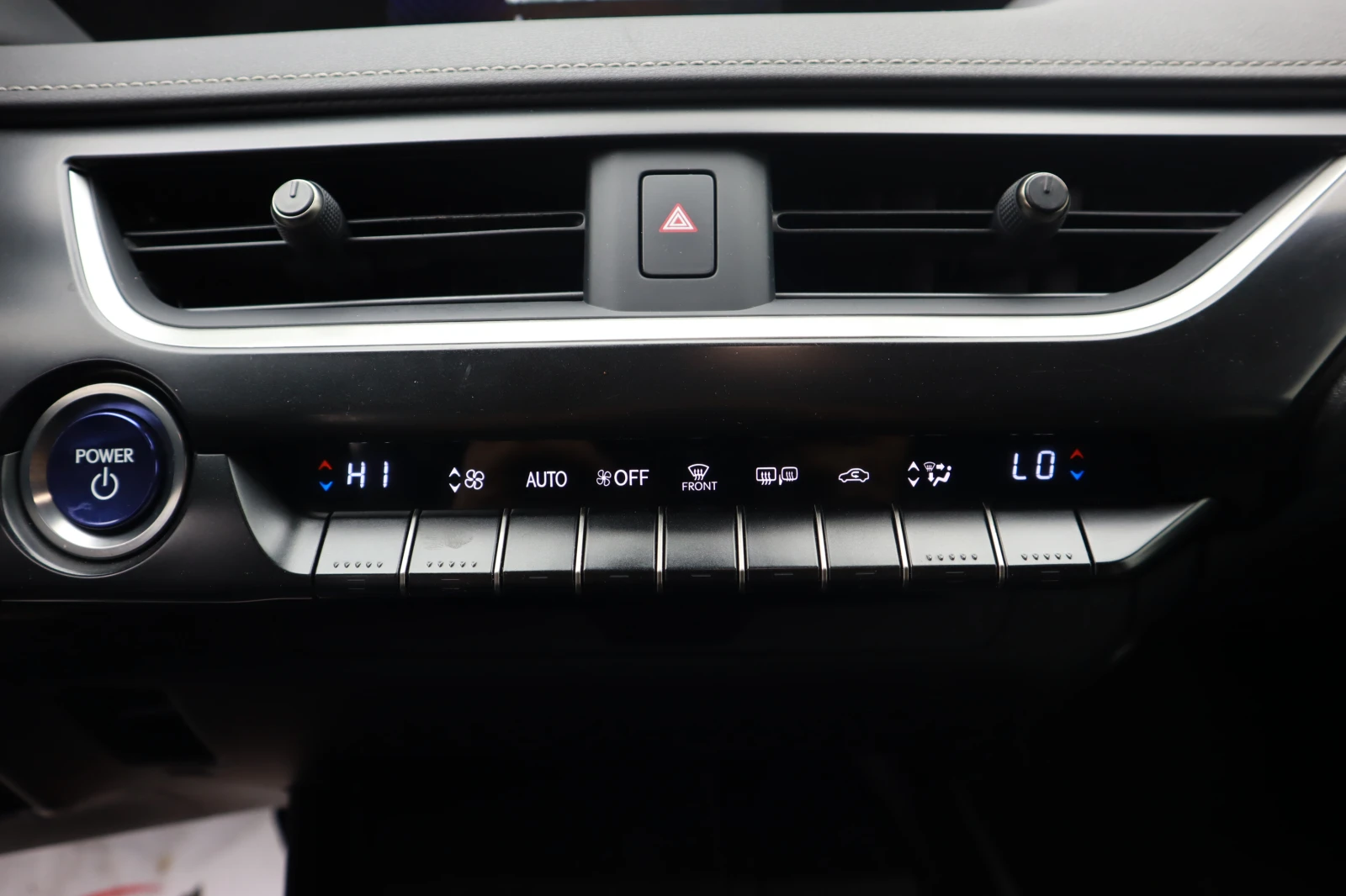 Lexus UX 250h HYBRID/ DISTRONIK / CAMERA /  | Mobile.bg   17