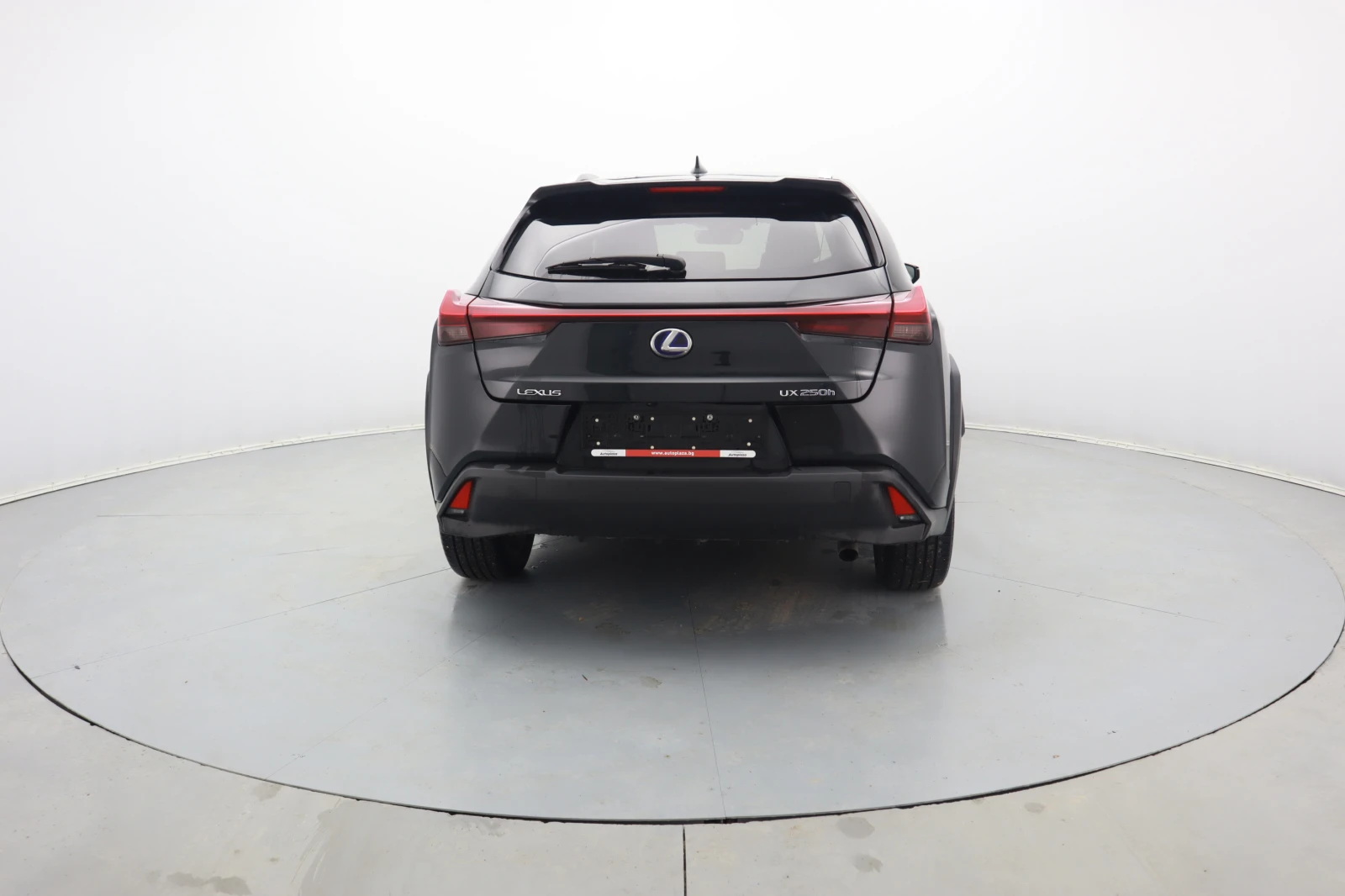 Lexus UX 250h  - изображение 5