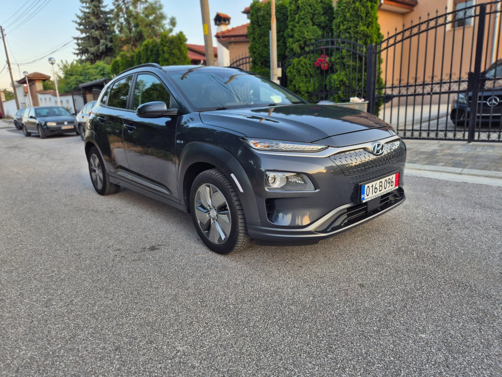 Hyundai Kona 64 kWh/204кс/ Premium  - изображение 2