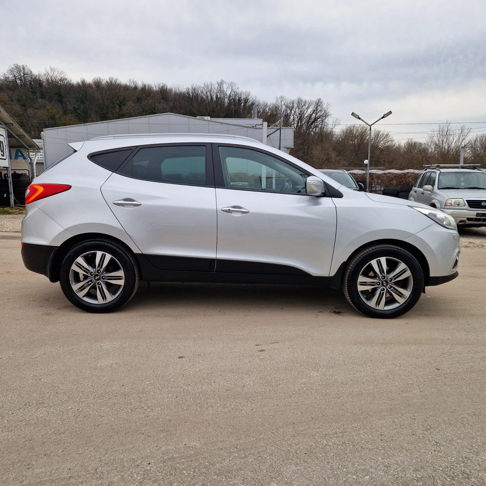 Hyundai IX35 2.0 166k.4Х4 НАВИ/КОЖА/КЕЙЛЕС/FACELIFT ШВЕЙЦАРИЯ  - изображение 7