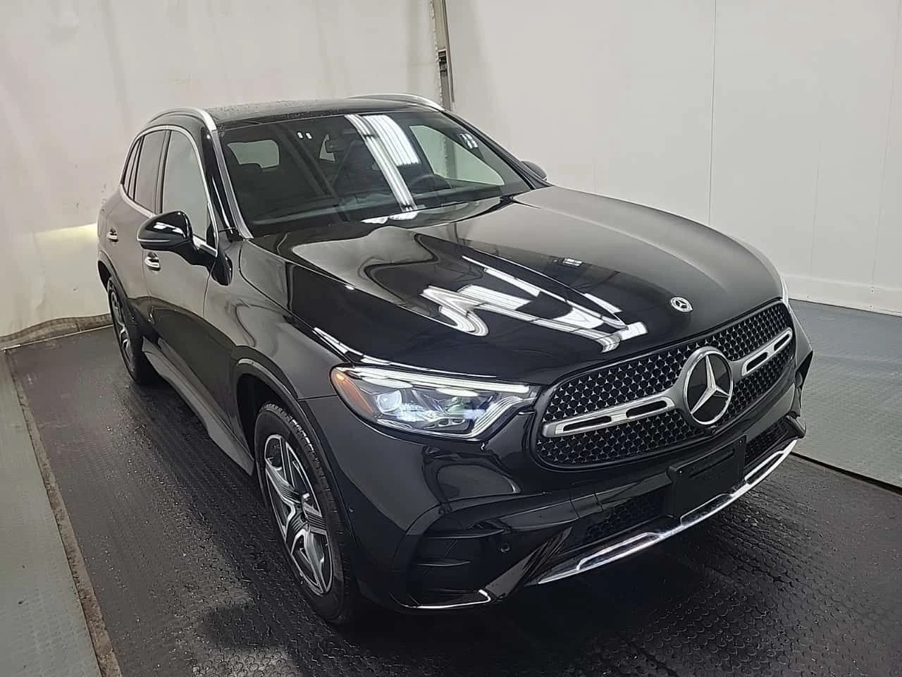 Mercedes-Benz GLC 300 * 360* ПАНОРАМА* АМБИЕНТНО ОСВ* CARFAX *  - изображение 2