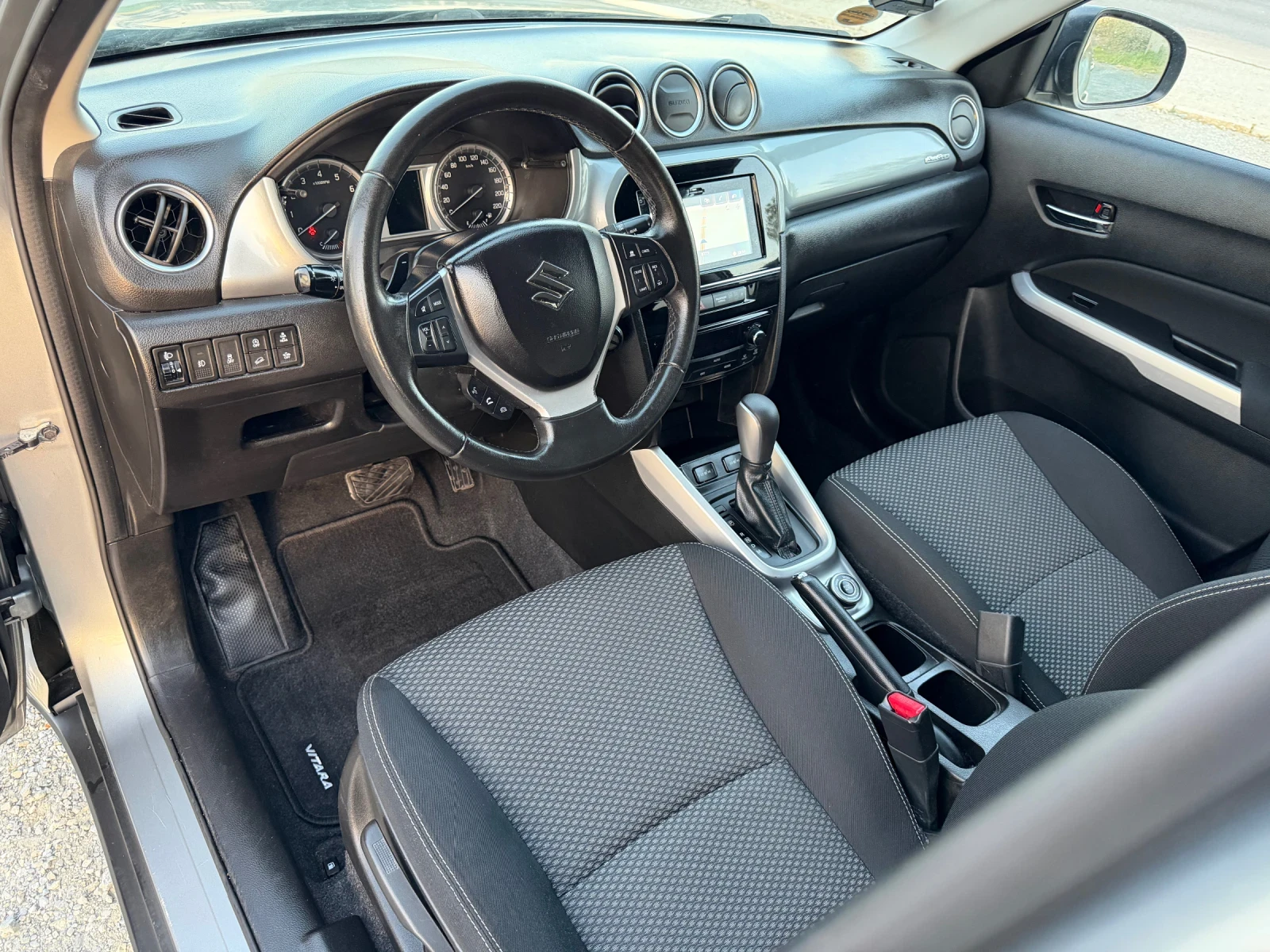 Suzuki Vitara 1.6i - 120 �.� / ������ / 4�4 / ��������� / ����6 | Mobile.bg � ����������� 9