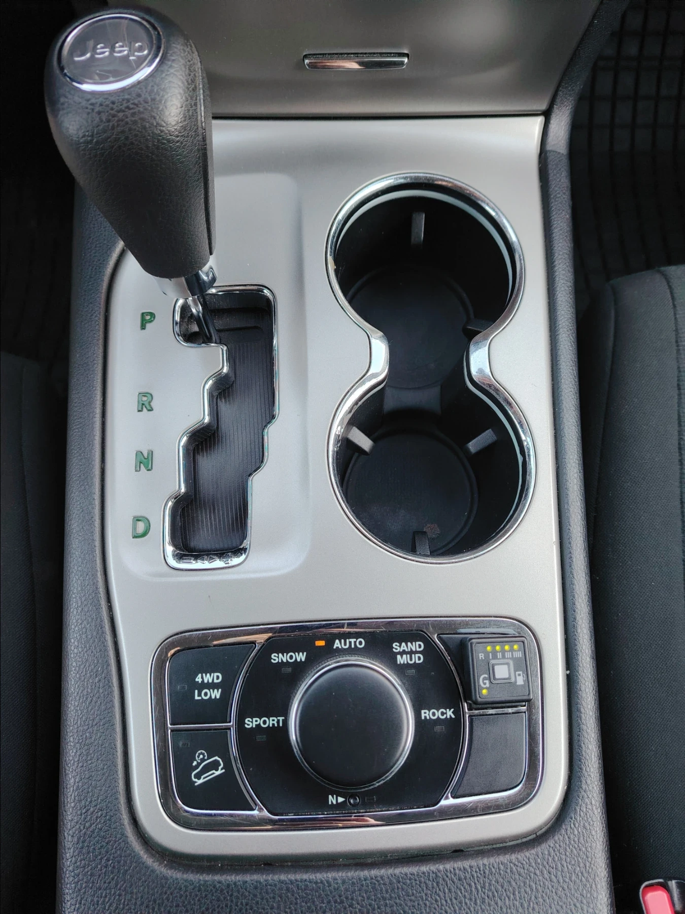 Jeep Grand cherokee Wk2 3.6 LPG 286к.с, снимка 9 - Автомобили и джипове - 54427456
