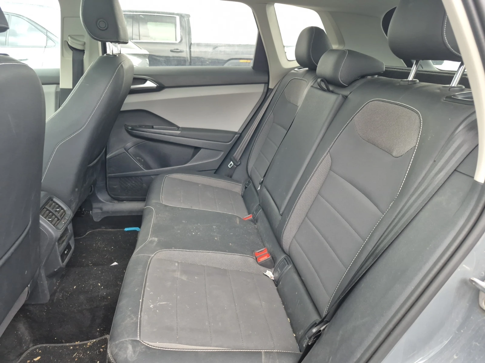 VW Taos COMFORTLINE, снимка 17 - Автомобили и джипове - 54858847