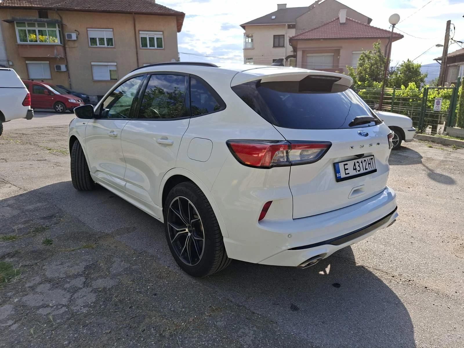 Ford Kuga, снимка 3 - Автомобили и джипове - 56537317