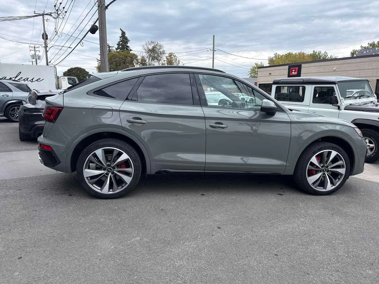 Audi SQ5 * Progressiv * CARFAX * , снимка 3 - Автомобили и джипове - 56600952