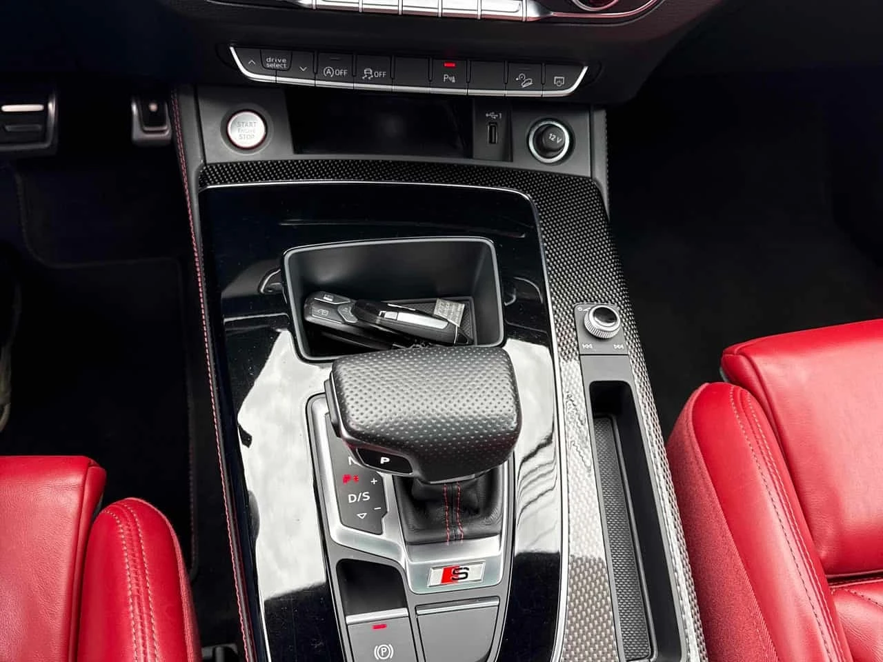 Audi SQ5 * Progressiv * CARFAX * , снимка 10 - Автомобили и джипове - 56600952