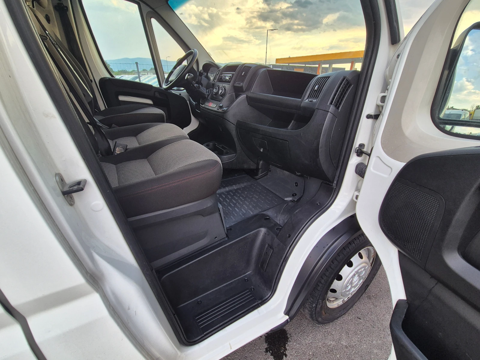 Peugeot Boxer L4 H2 130кс - изображение 9