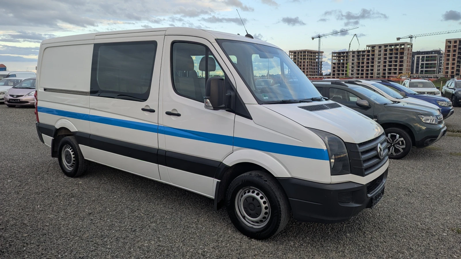 VW Crafter 2.0 TDI 6 места, снимка 3 - Бусове и автобуси - 53812601