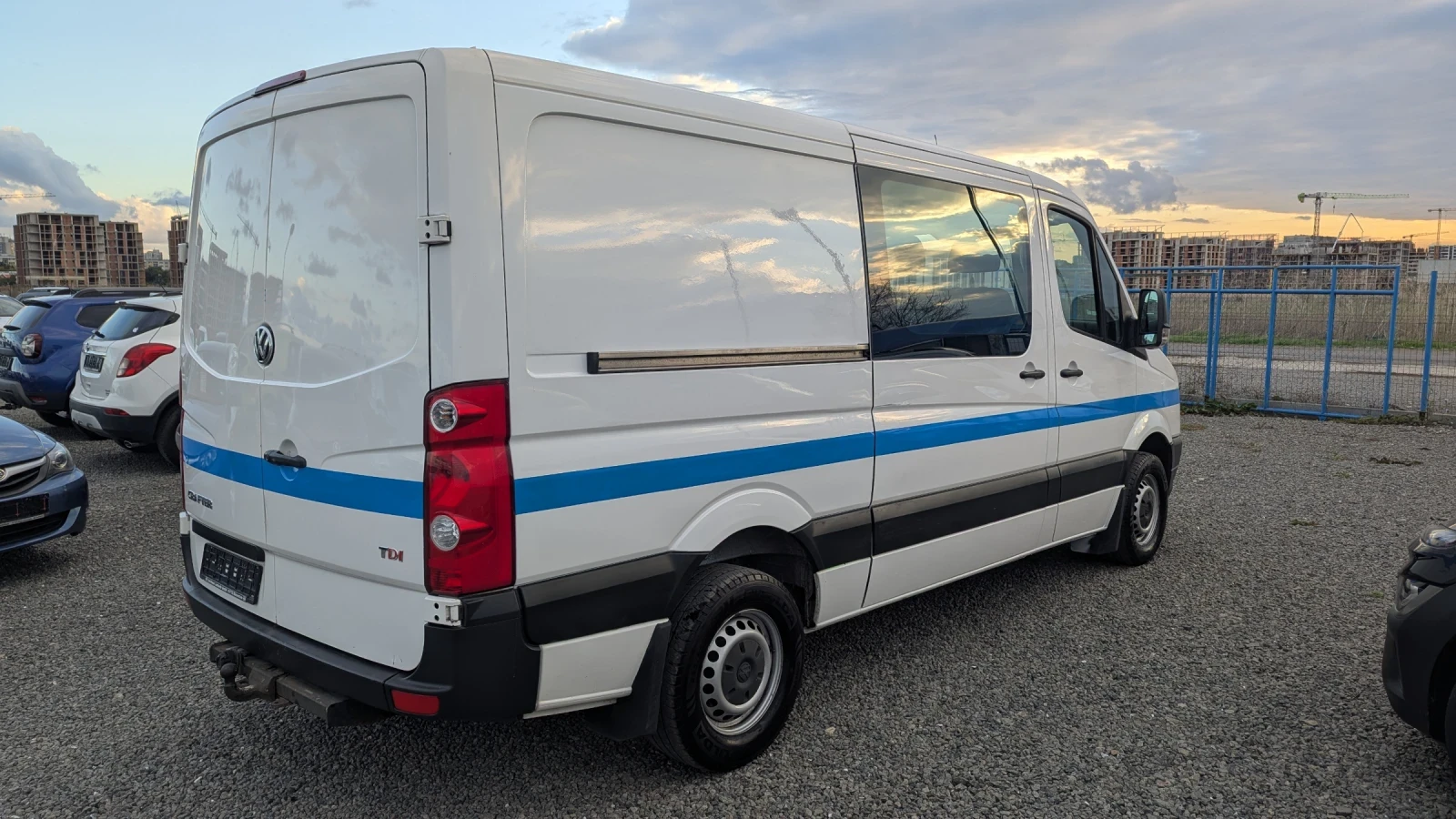 VW Crafter 2.0 TDI 6 места, снимка 4 - Бусове и автобуси - 53812601