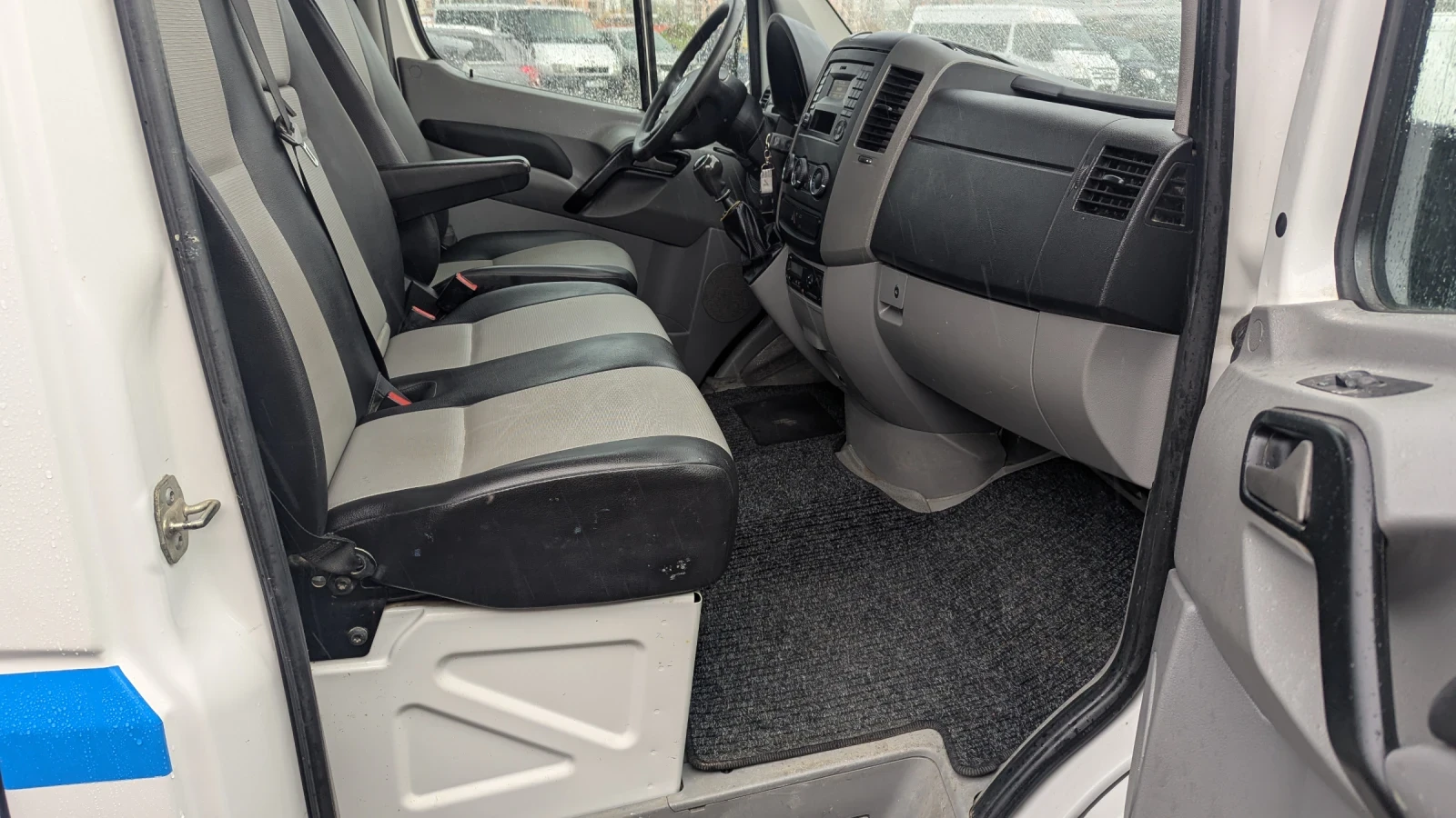 VW Crafter 2.0 TDI 6 места, снимка 8 - Бусове и автобуси - 53812601