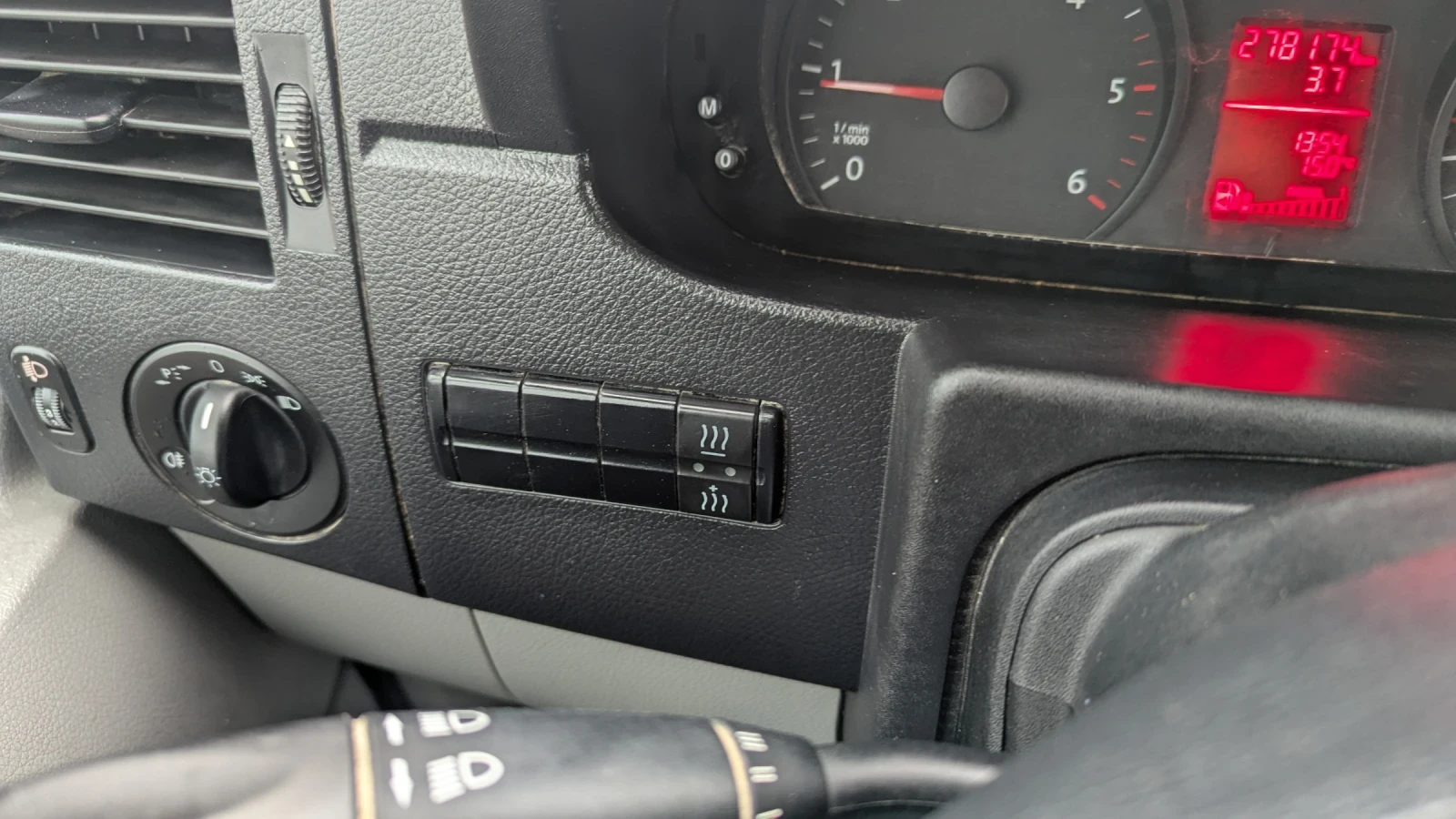 VW Crafter 2.0 TDI 6 места, снимка 11 - Бусове и автобуси - 53812601