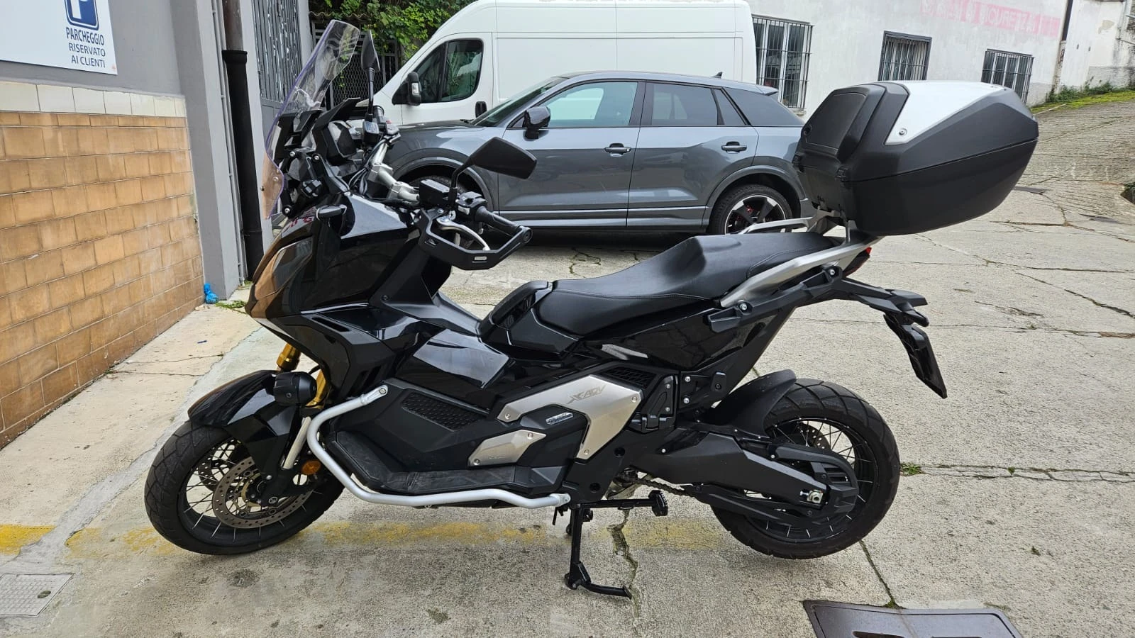 Honda X-ADV 750i-Travel-Akrapovic  - изображение 2
