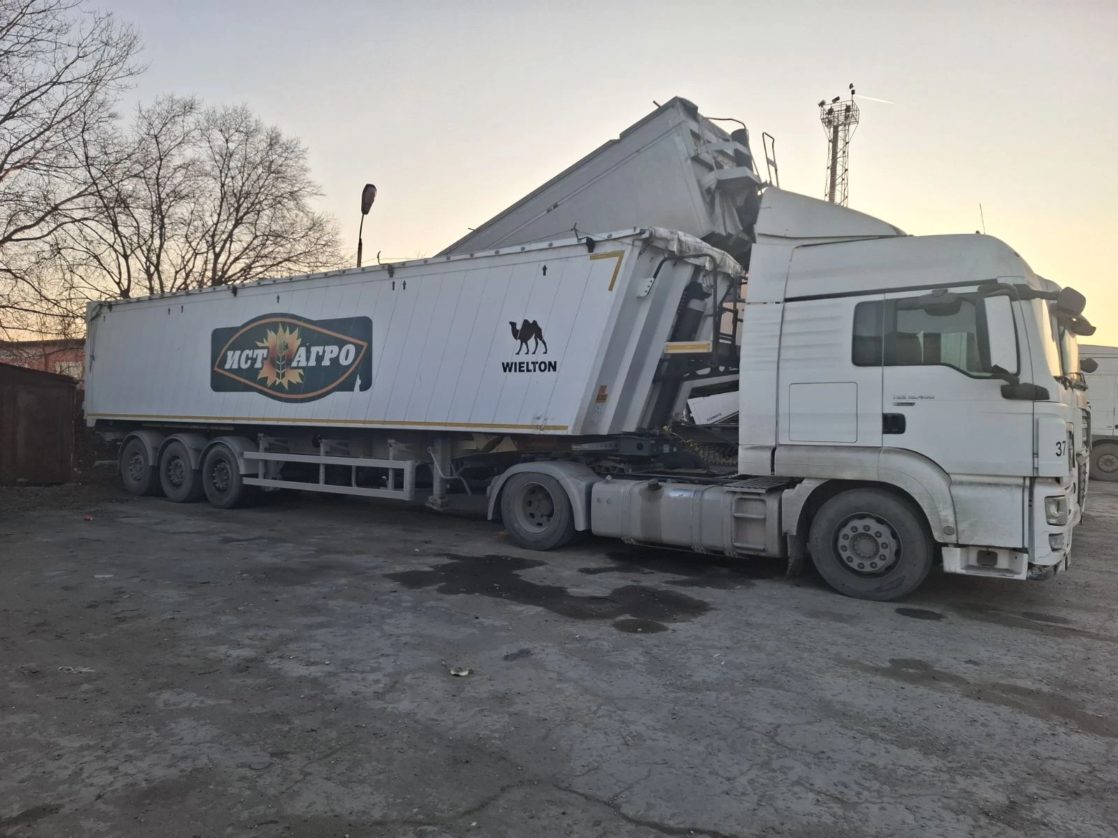 Полуремарке Wielton спешно, 60 куб.м, снимка 5 - Ремаркета - 53708017