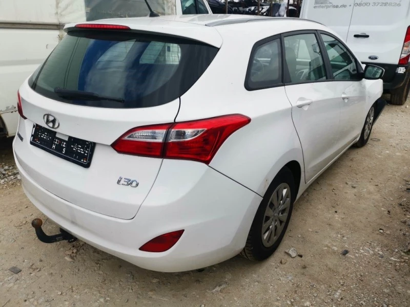 Hyundai I30 1,6crdi, снимка 4 - Автомобили и джипове - 44415429