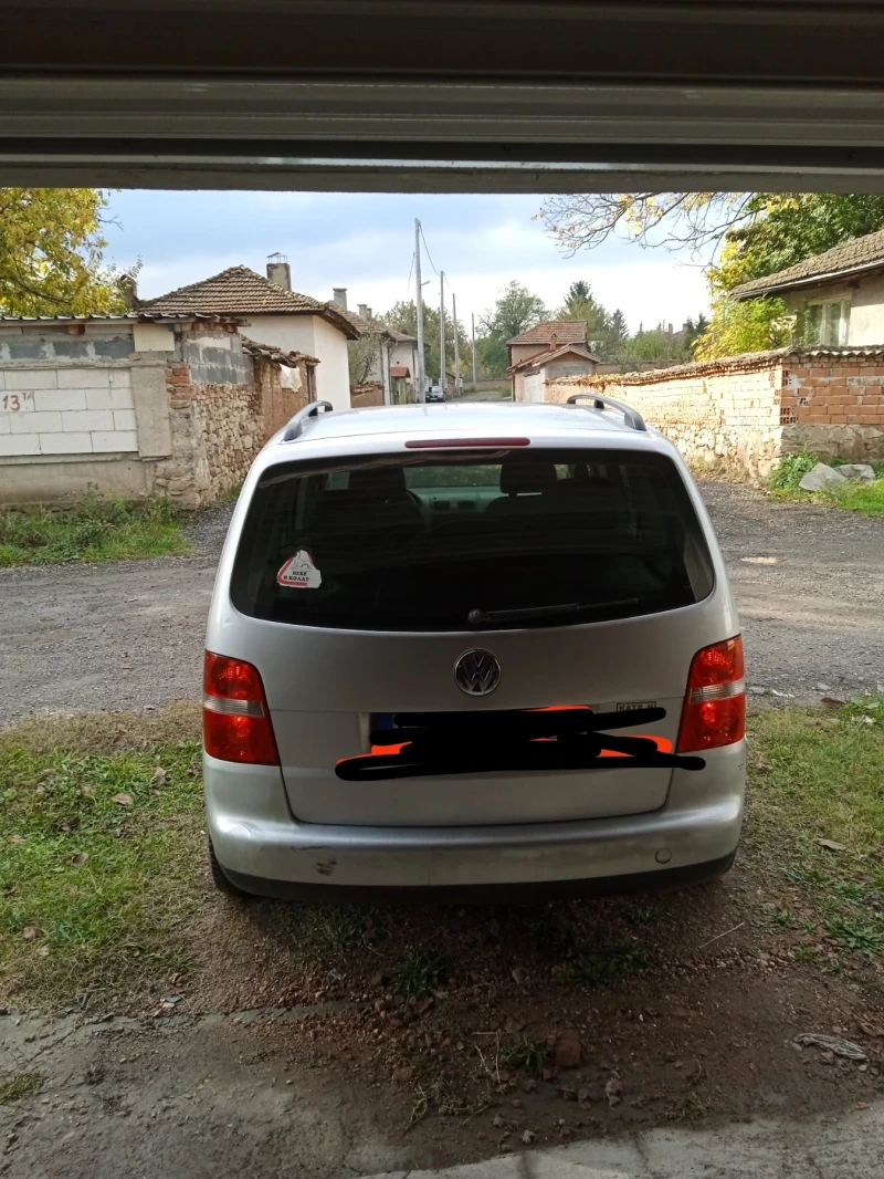 VW Touran, снимка 6 - Автомобили и джипове - 47555901