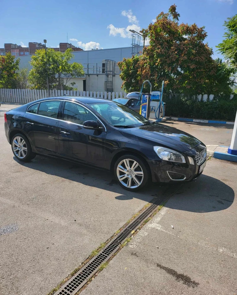 Volvo S60 1.6 бензин, снимка 3 - Автомобили и джипове - 47215529