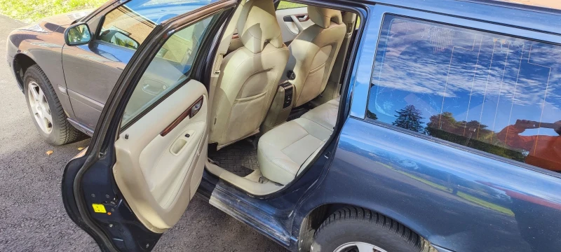 Volvo V70, снимка 6 - Автомобили и джипове - 48483153