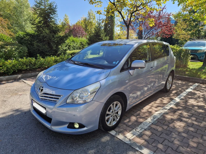 Toyota Verso 1.8 VVT-i, снимка 3 - Автомобили и джипове - 47481164