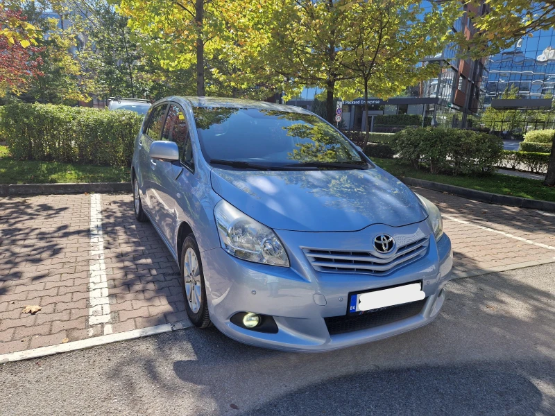 Toyota Verso 1.8 VVT-i, снимка 2 - Автомобили и джипове - 47481164