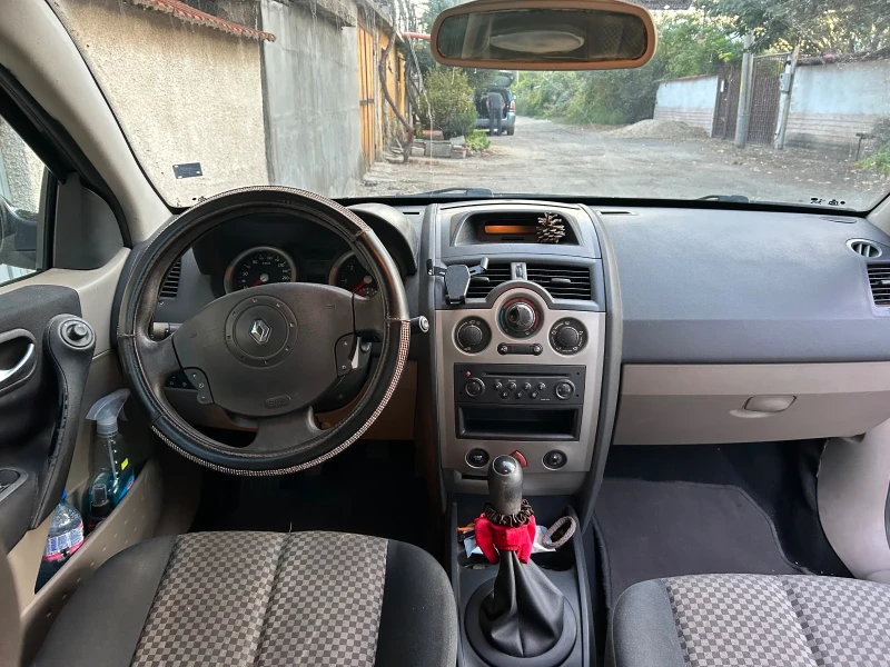 Renault Megane 1.6, снимка 3 - Автомобили и джипове - 47512483