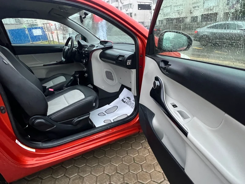 Toyota IQ 1.0VVT-i/EURO.5B, снимка 12 - Автомобили и джипове - 48352691