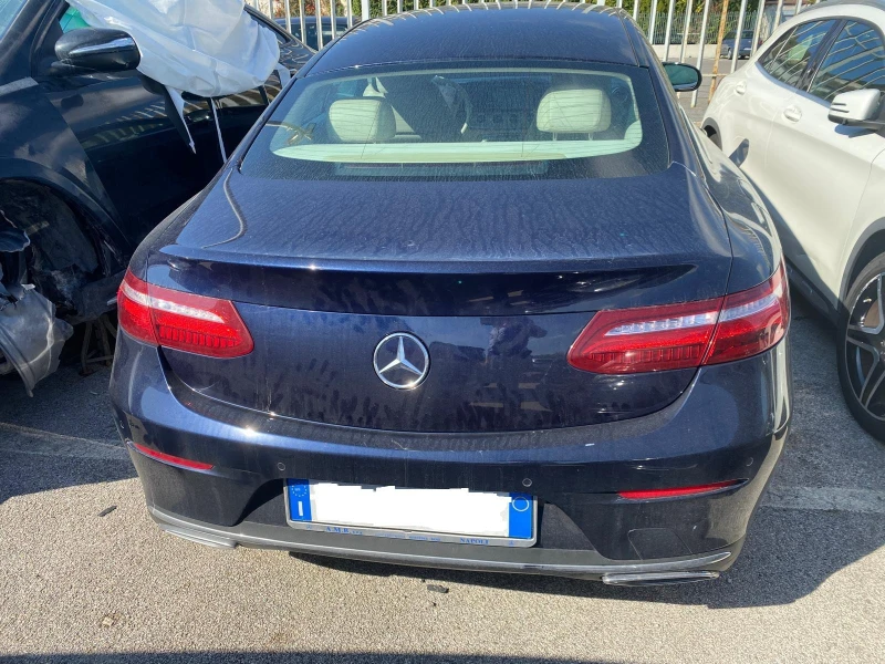 Mercedes-Benz E 220 2.2D 4 MATIK, снимка 4 - Автомобили и джипове - 49086814