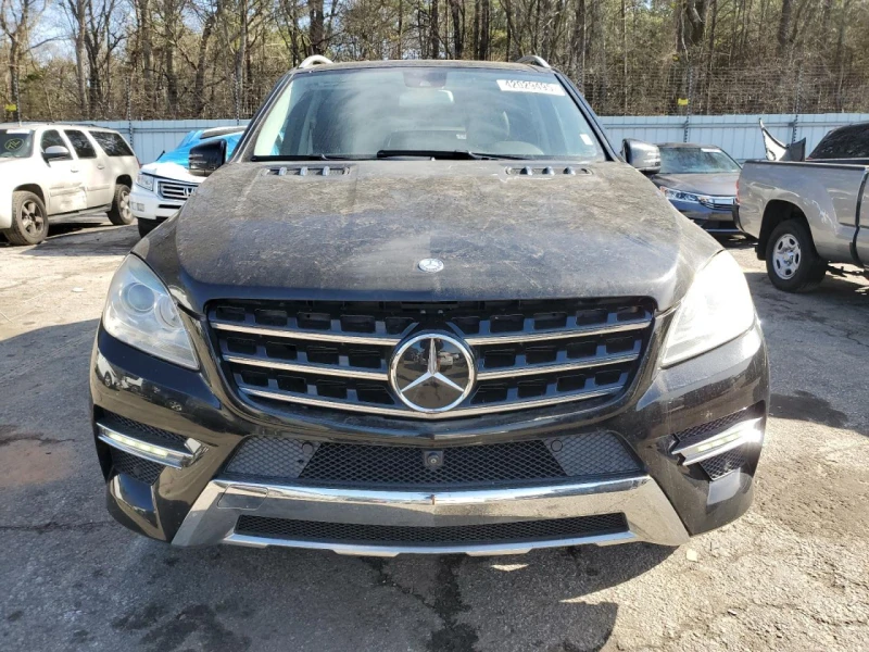 Mercedes-Benz ML 550 4MATIC* ДИСТРОНИК* KEYLESS* 360КАМЕРА, снимка 2 - Автомобили и джипове - 49243185