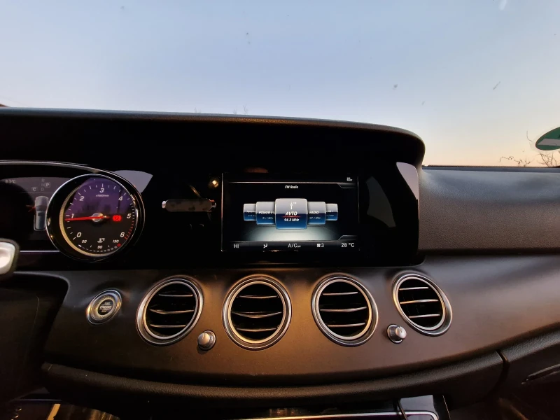 Mercedes-Benz E 220 E220, снимка 9 - Автомобили и джипове - 52269121