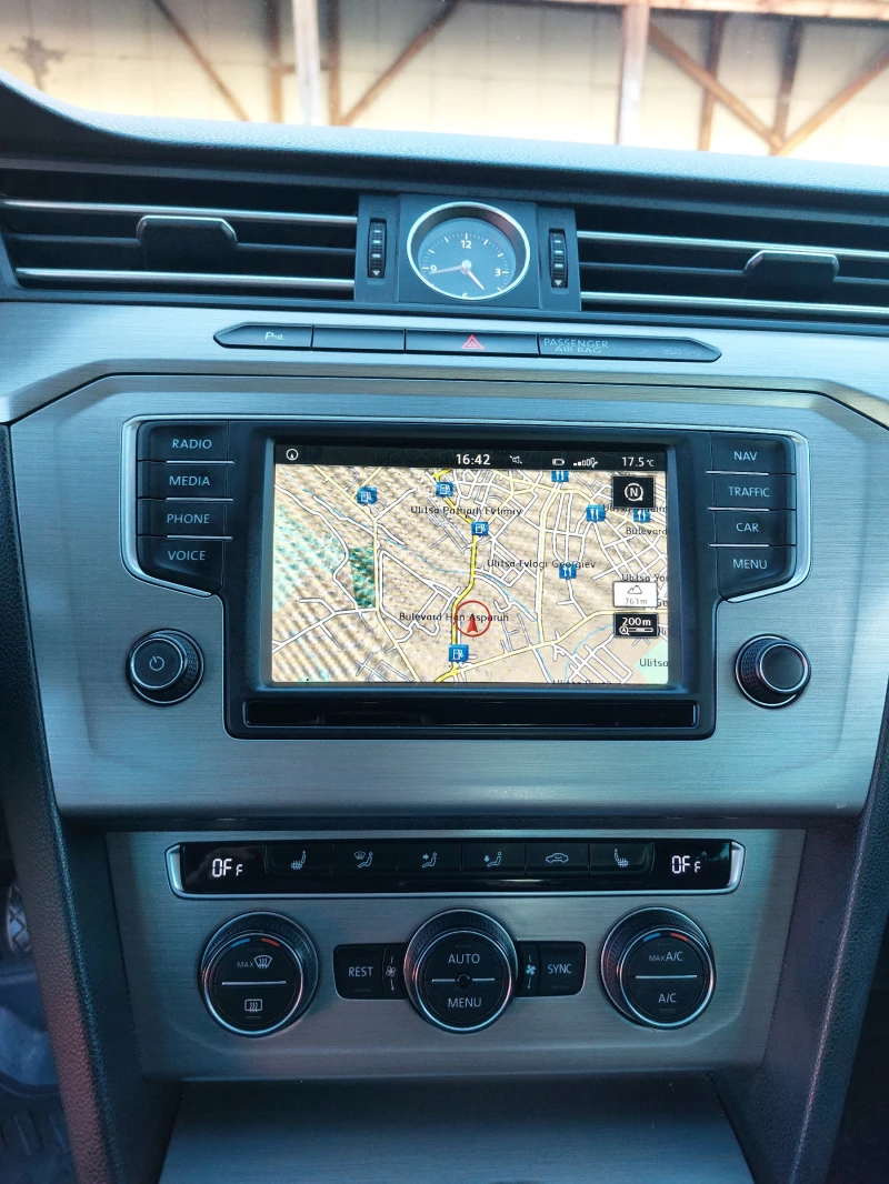 VW Passat FULL LED* KATO NOVA* TOP, снимка 12 - Автомобили и джипове - 52180235