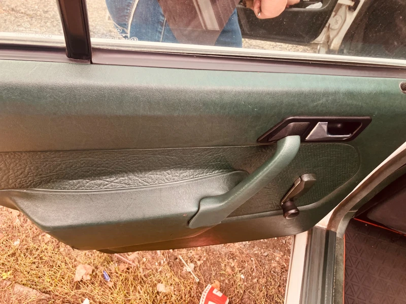 Mercedes-Benz C 180 Мерцедес w201-190, снимка 2 - Автомобили и джипове - 52261783