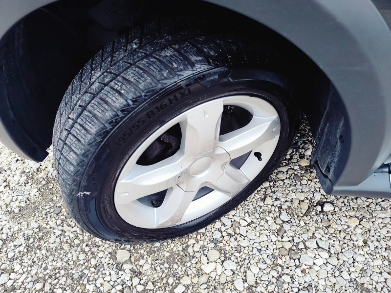 Dacia Sandero STEP WAY 1.5DCI, снимка 15 - Автомобили и джипове - 52369726