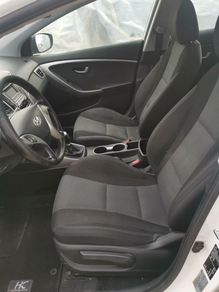 Hyundai I30 1,6crdi, снимка 11 - Автомобили и джипове - 44415429