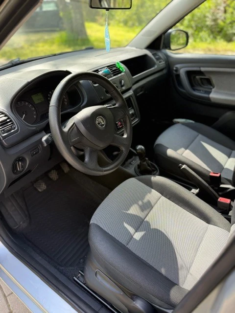 Skoda Fabia 1.6 TDI, снимка 6 - Автомобили и джипове - 54502798