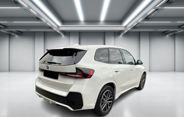 BMW iX1 xDrive30 = M-Sport = Гаранция, снимка 3 - Автомобили и джипове - 55434771