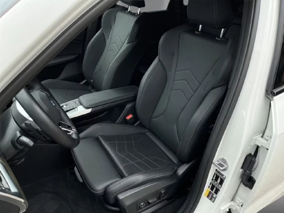 BMW iX1 xDrive30 = M-Sport = Гаранция, снимка 6 - Автомобили и джипове - 55434771