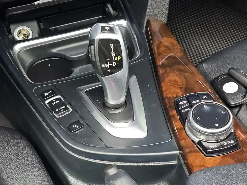 BMW 320 D HEAD UP| �������| �����| ���������| KEYLESS | Mobile.bg � ����������� 8