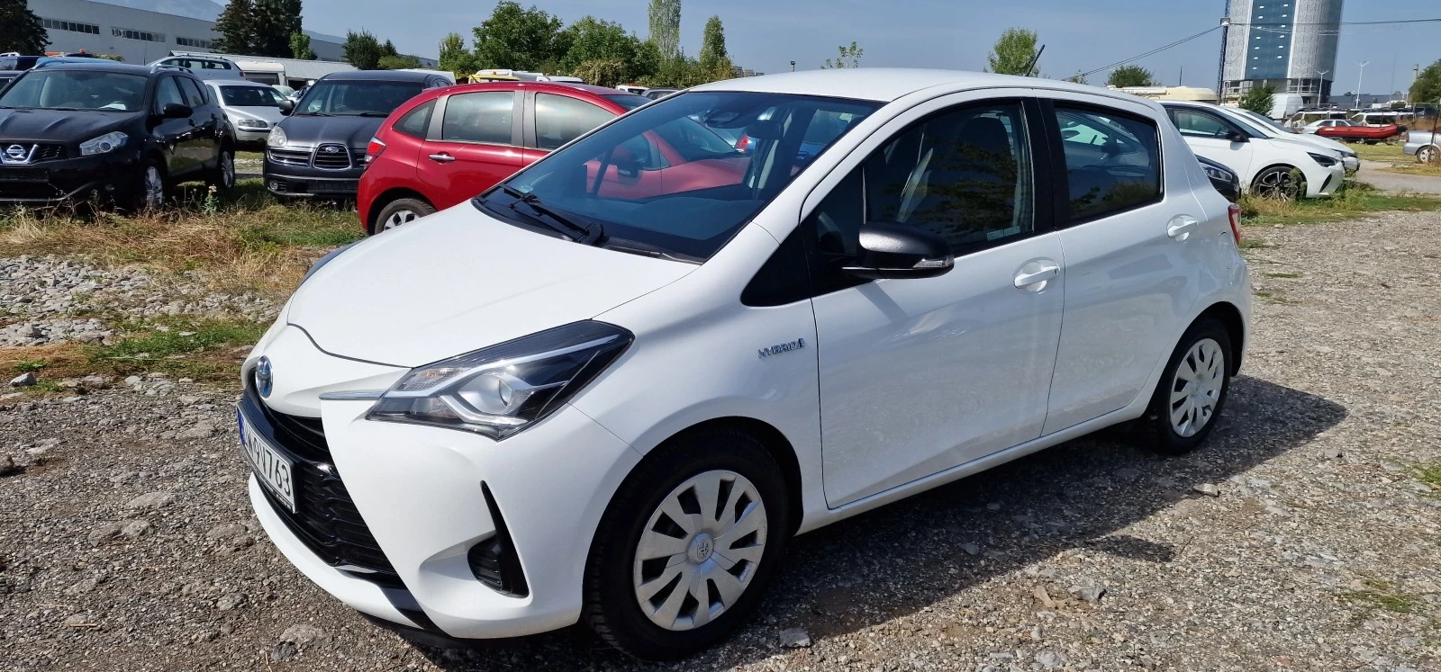 Toyota Yaris 1.5.Hibrit.evro6 - изображение 2