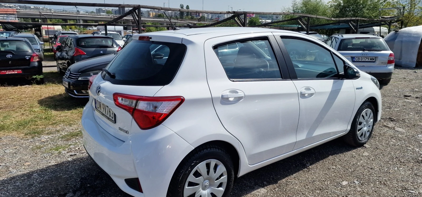 Toyota Yaris 1.5.Hibrit.evro6 - изображение 5