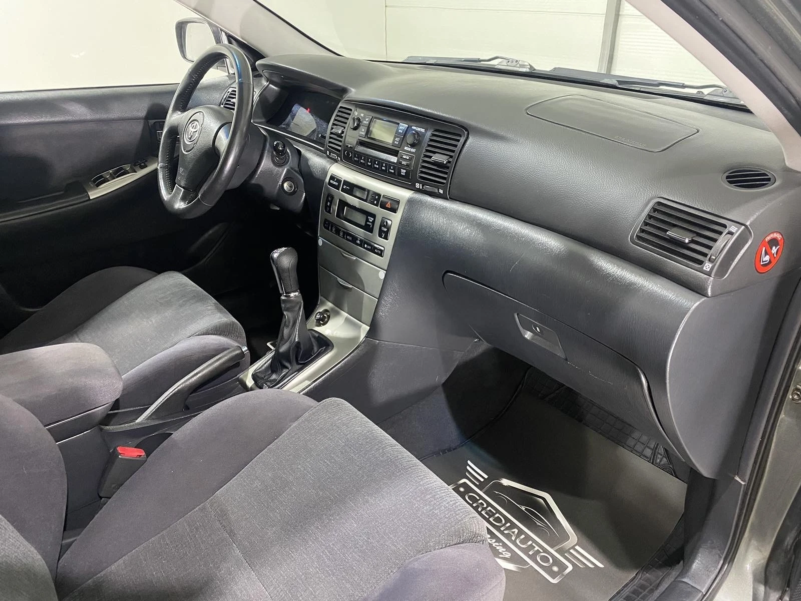 Toyota Corolla 1.6i - изображение 9