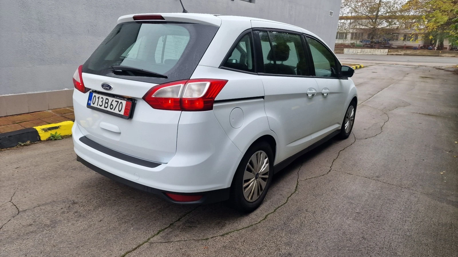 Ford Grand C-Max 1.6tdci - изображение 3