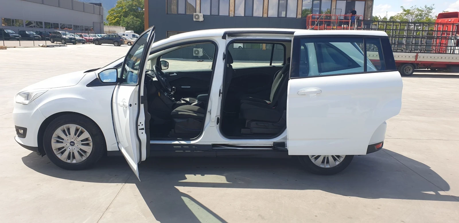 Ford Grand C-Max 1.5tdci - изображение 5