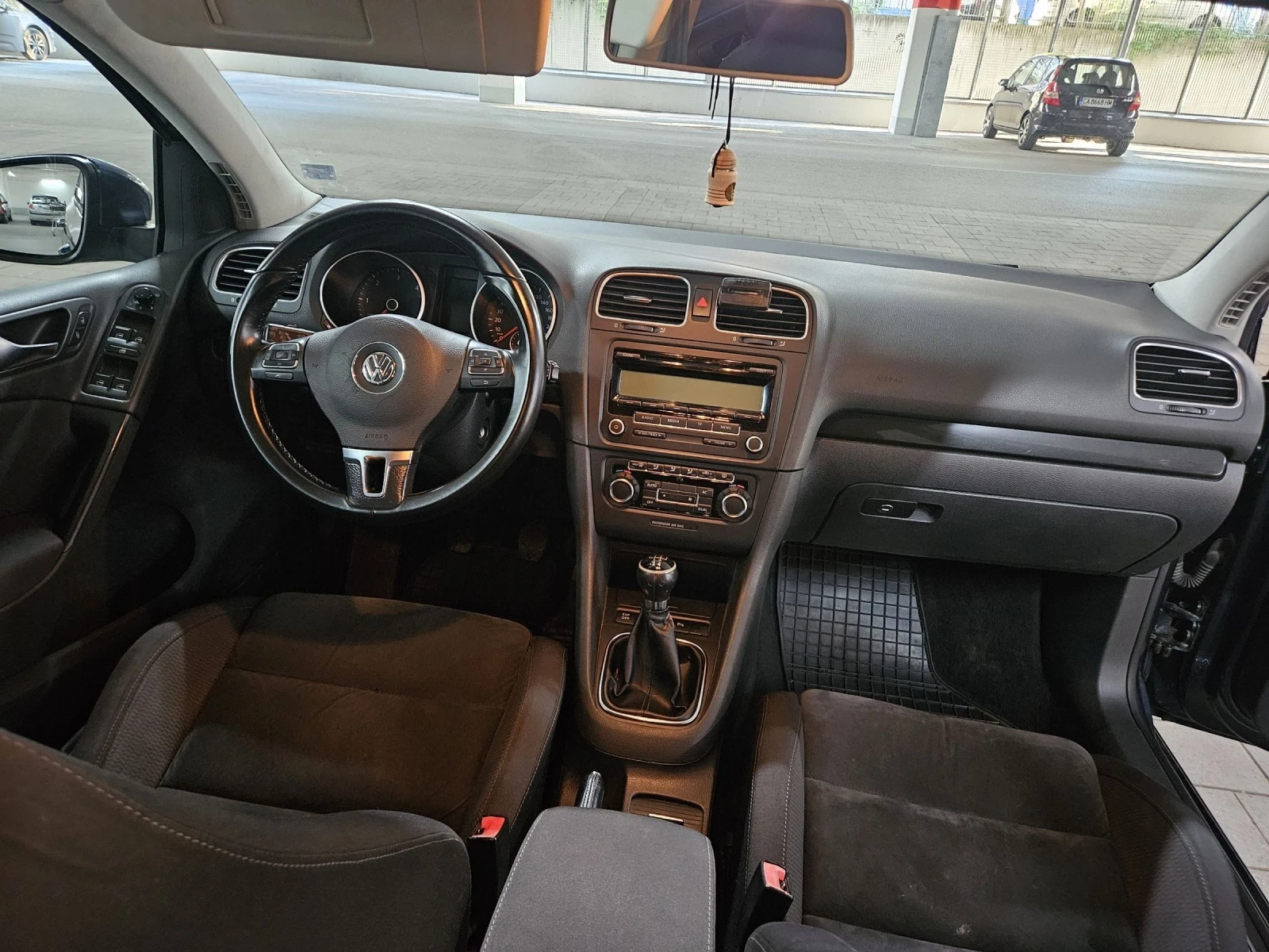 VW Golf 2.0 tdi 110 кс HIGHLINE - изображение 8
